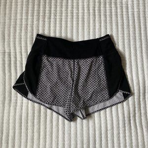 Lululemon Shorts size 4